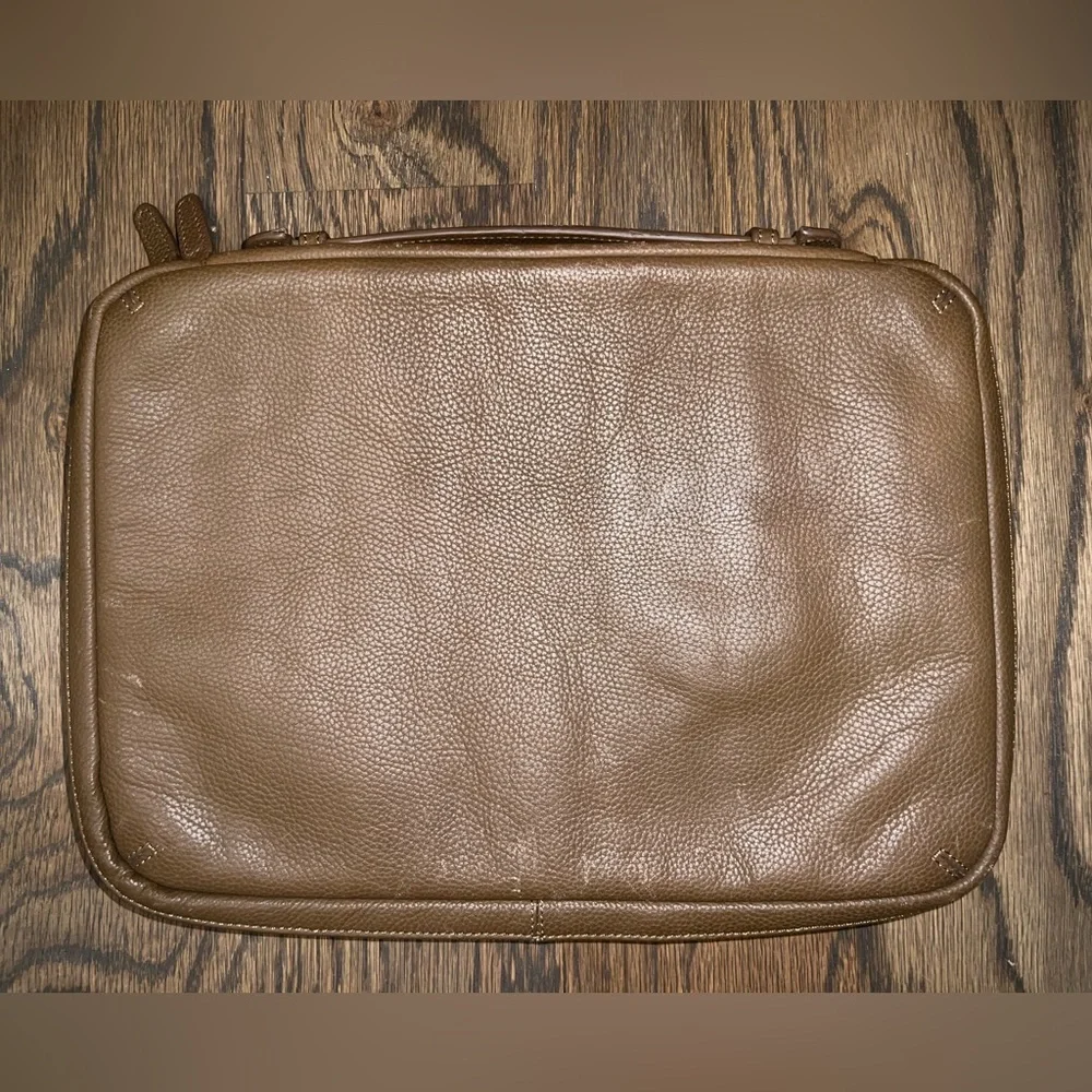 SUITSUPPLY Genuine Leather IPad/Computer Bag